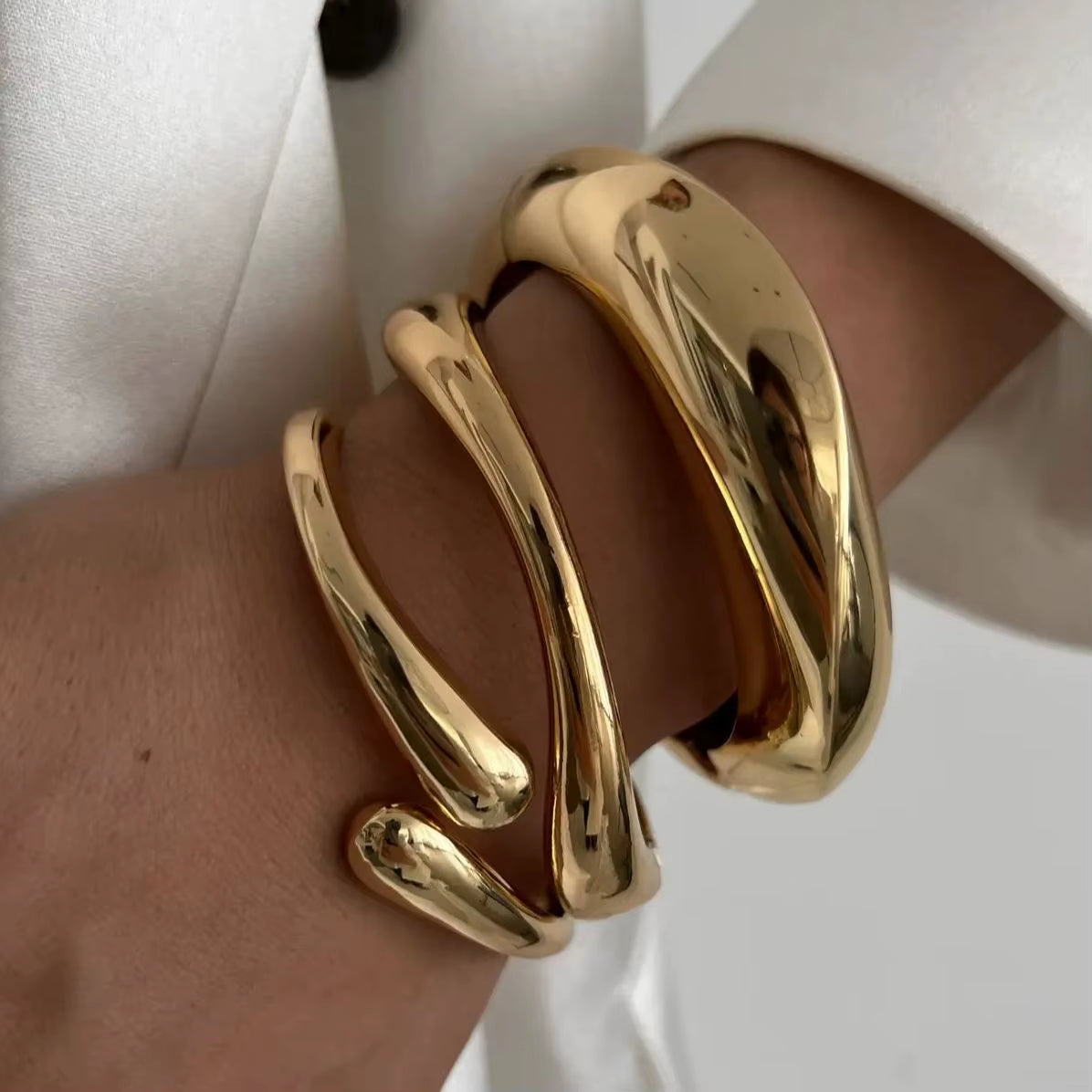 Vintage Vibe Cuff Bangles – Bold Geometry Meets Urban Gold & Silver Shine