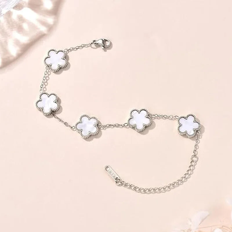 Lucky Clover Double-Sided Flower Bracelet – Elegance with a Touch of Fortune